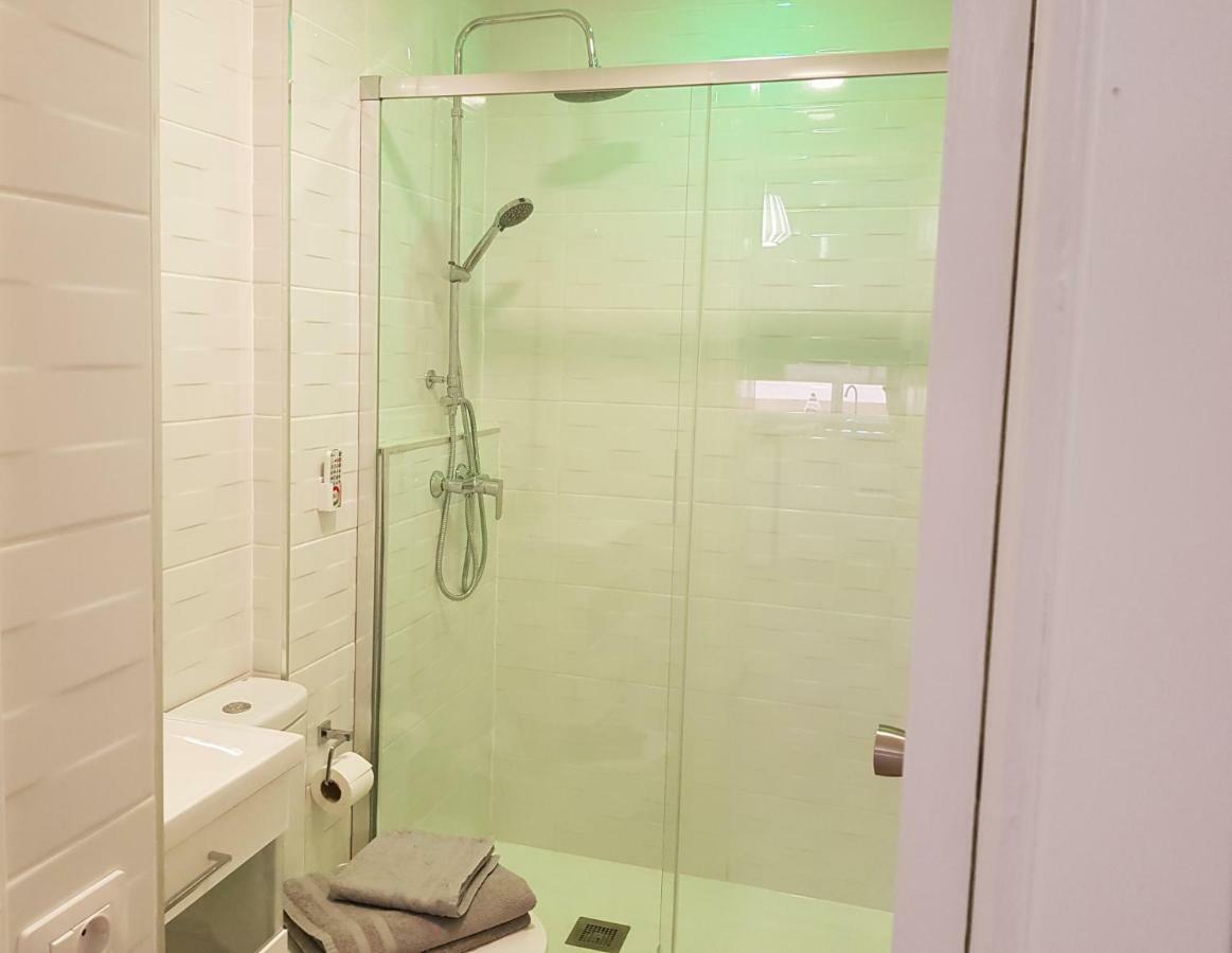 Con Piscina En Apartament